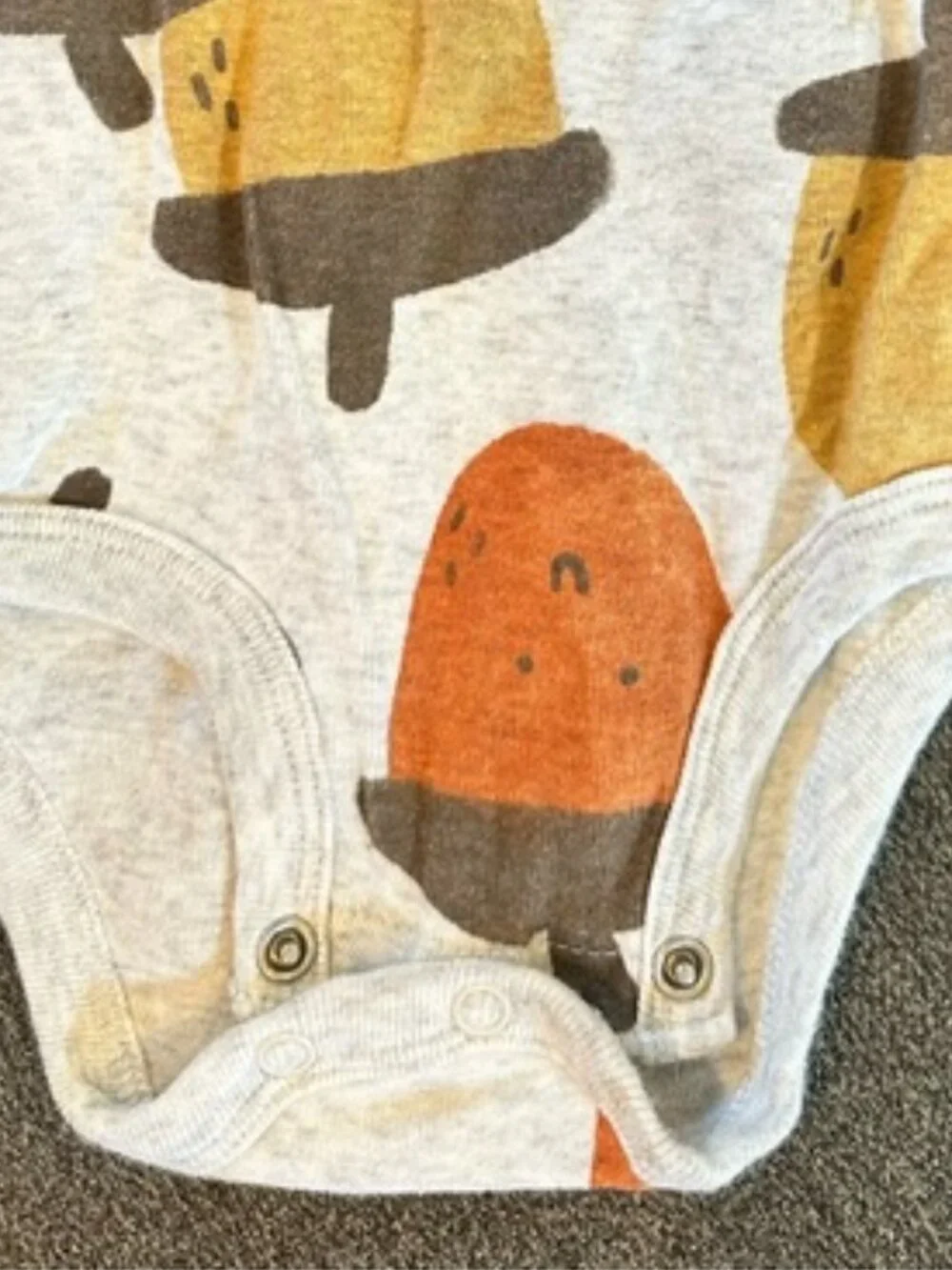 🤑EU Carter's Short Sleeve Acorn Bodysuit Onesie🤑
